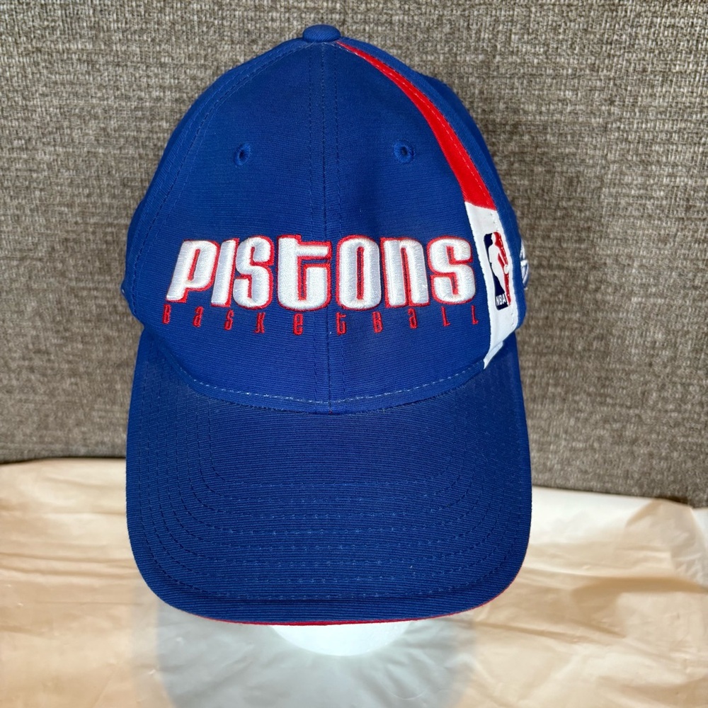 Vintage Reebok Detroit Pistons Basketball Hat One‎ Size Adjustable NBA Red Blue